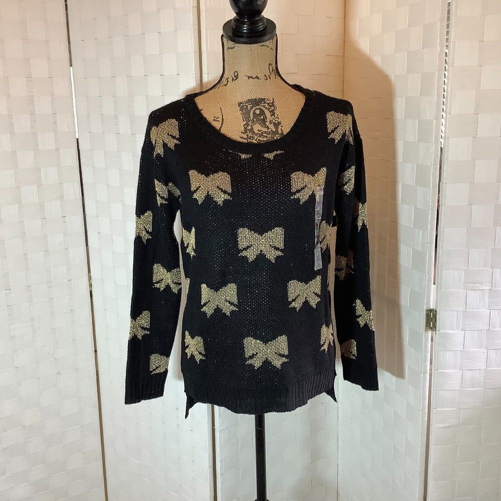 seventeen bow sweater